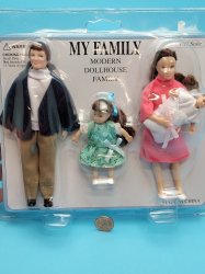 4 pc Modern Doll Family - brun