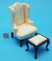 Q.A. Wing Chair w/Stool 2 pc se